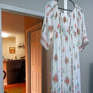 Ladies dress size medium.white multi color Boho maxi dress